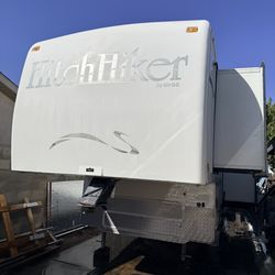 1997  35’ NuWa Hitchhiker Fifth Wheel $10,000