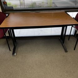large Desk READ DETAILS 
