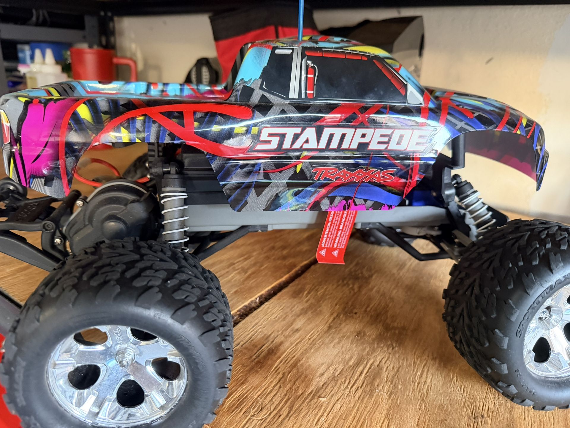 Traxxas Stampede 2WD Brushless BL-2s RTR Monster Truck & LIPO BATTERY AND USB-C LIPO CHARGER