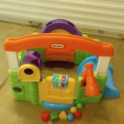 Little Tikes Baby/Toddler Activity Center-indoor/ Outdoor Use
