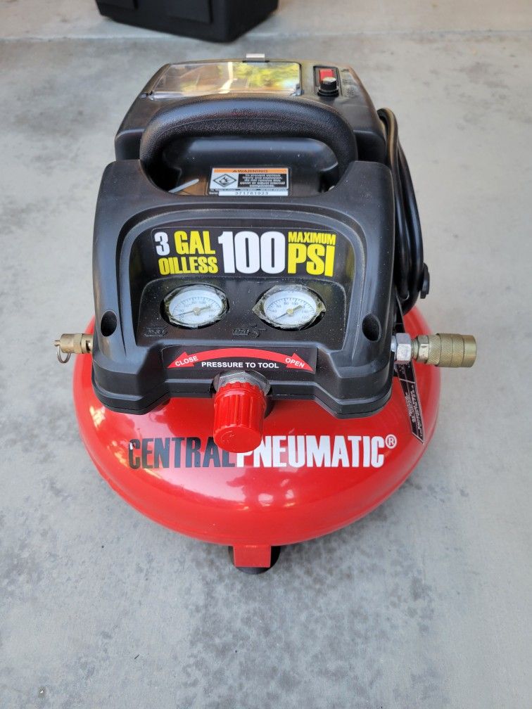 Central Pneumatic 100 PSI Air Compressor