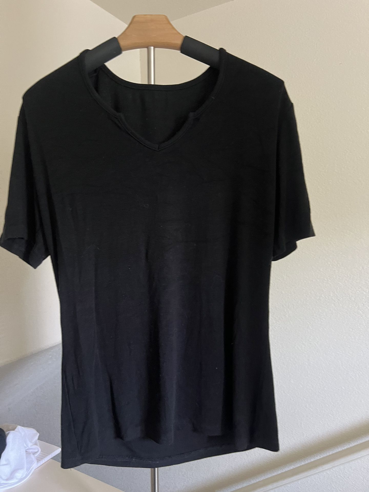 Black Tee