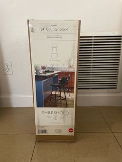 24’ black counter stool