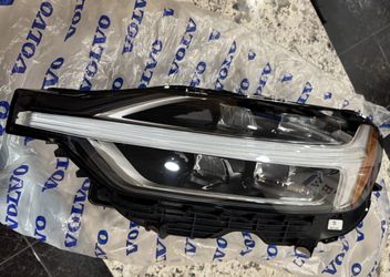 OEM Volvo LED Headlight Assembly Driver/Left Side Part #(contact info removed)8 Genuine
