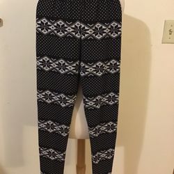 BLACK LEGGINGS SIZE SMALL
