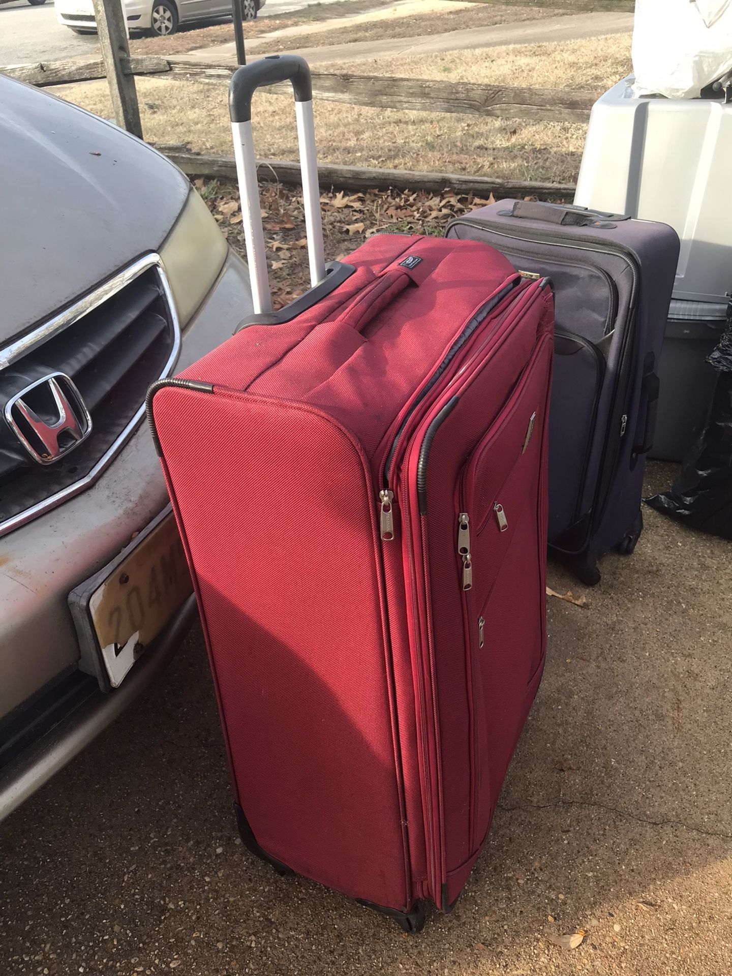 Very Nice Large 32 Inch Four Wheel Spinner Luggage Only $40 Firm