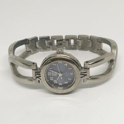 Womens quartz Analog watch Silver Tone 22mm Case Size 6.5” Used UNTESTED—shipping Only—