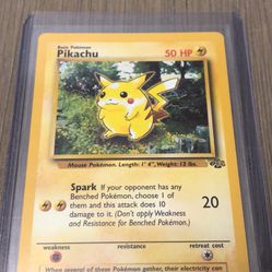 Pikachu Red Cheeks Pokemon Card 50 HP 60/64 1999 Green Background Rare