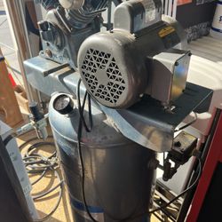 30 Gallon Air Compressor 