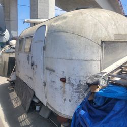 1962 Vintage Globe Trotter Air Stream!!