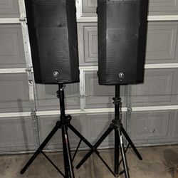 PAIR MACKIE 12 1300 Watts 