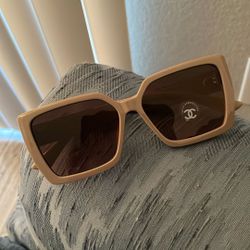 Women Pink Chanel Sunglasses