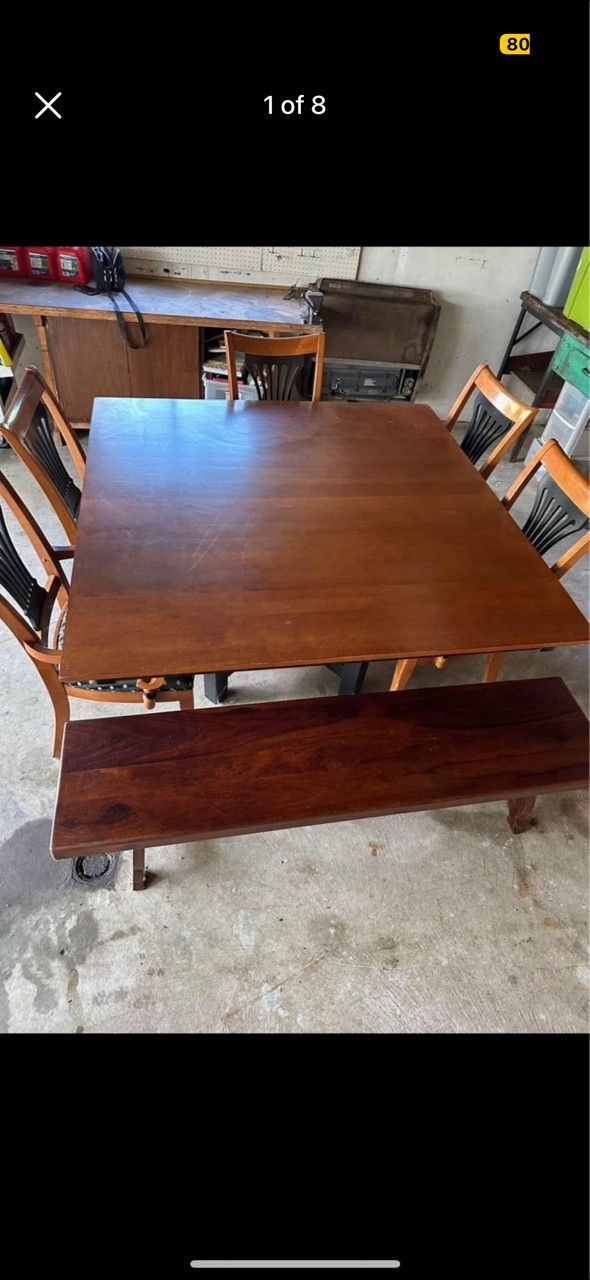 Bernhardt Kitchen Table , Chairs & Bench