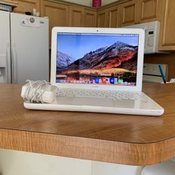Apple Laptop MacBook 