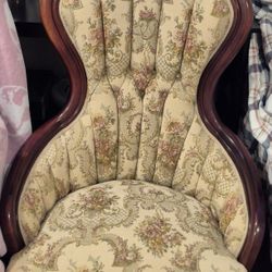 Antique Kimball's Queen's Chair