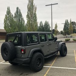 Stock 2018 Jeep JL Springs And Shocks