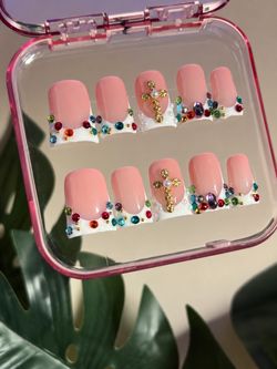 Press on nails