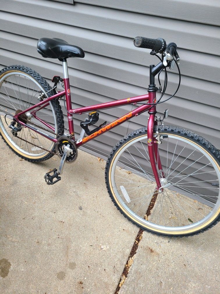 Schwinn Bike Size 26" for Sale in Aurora, IL OfferUp