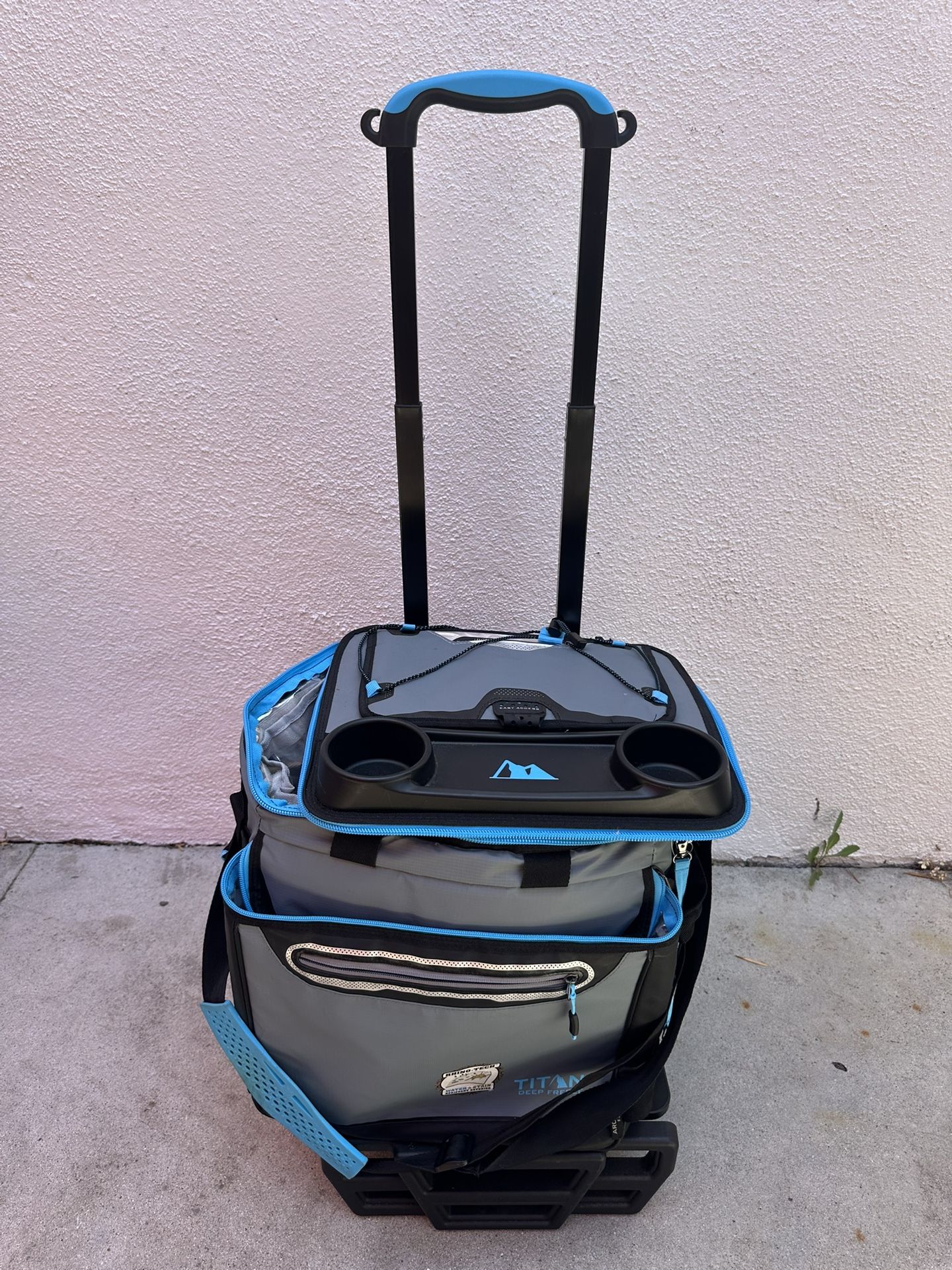 Cooler With Wheels