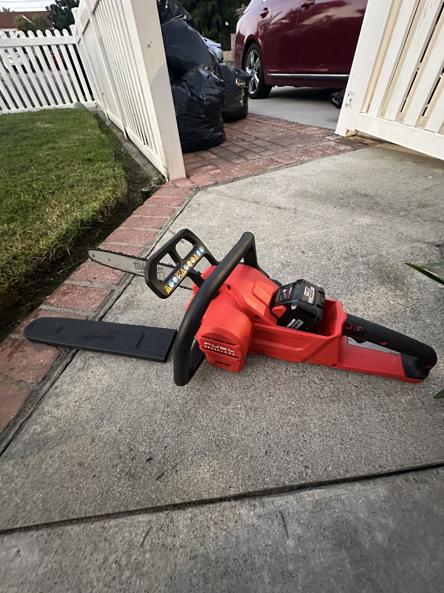 Milwaukee M18 16” Chainsaw With 6ah Battery And Charger ( Read Description) Like New 