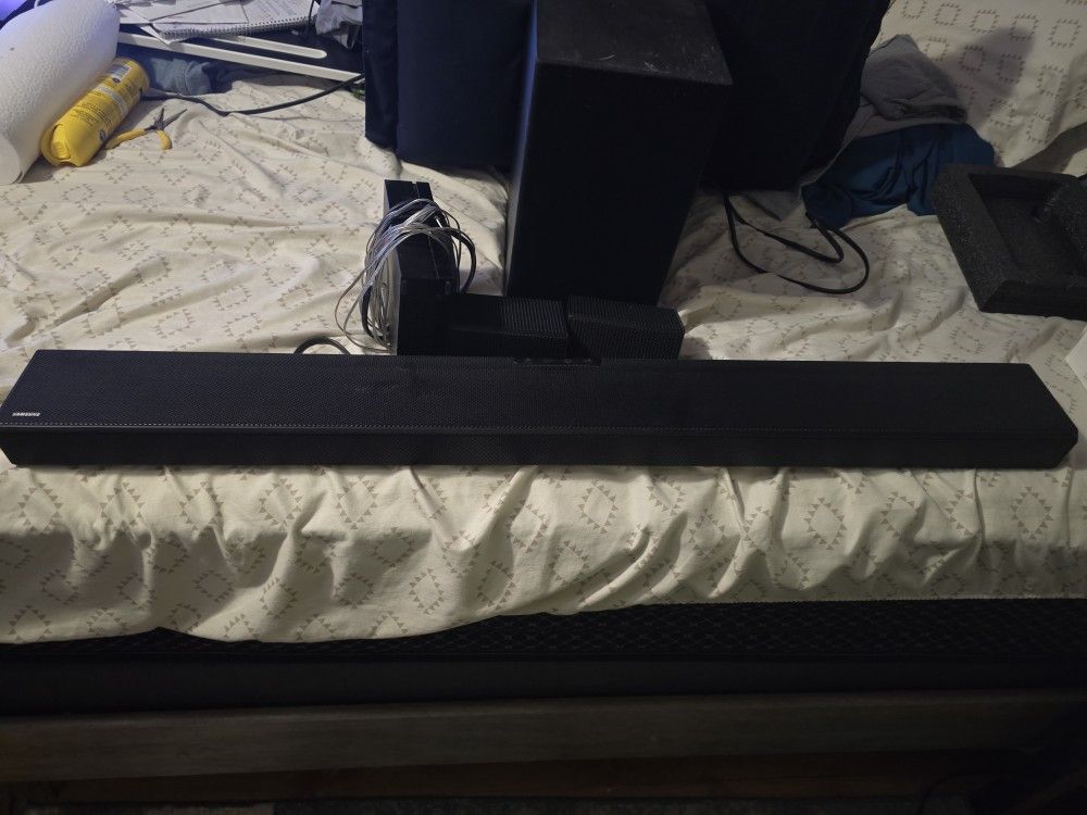 Samsung Suround Sound Wireless Rear Speakers