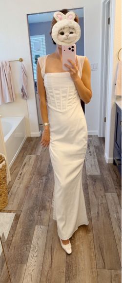 NEW White dress Everly Off Shoulder Organza Satin Maxi Dress size M