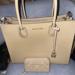 Mk Purse And Wallet 