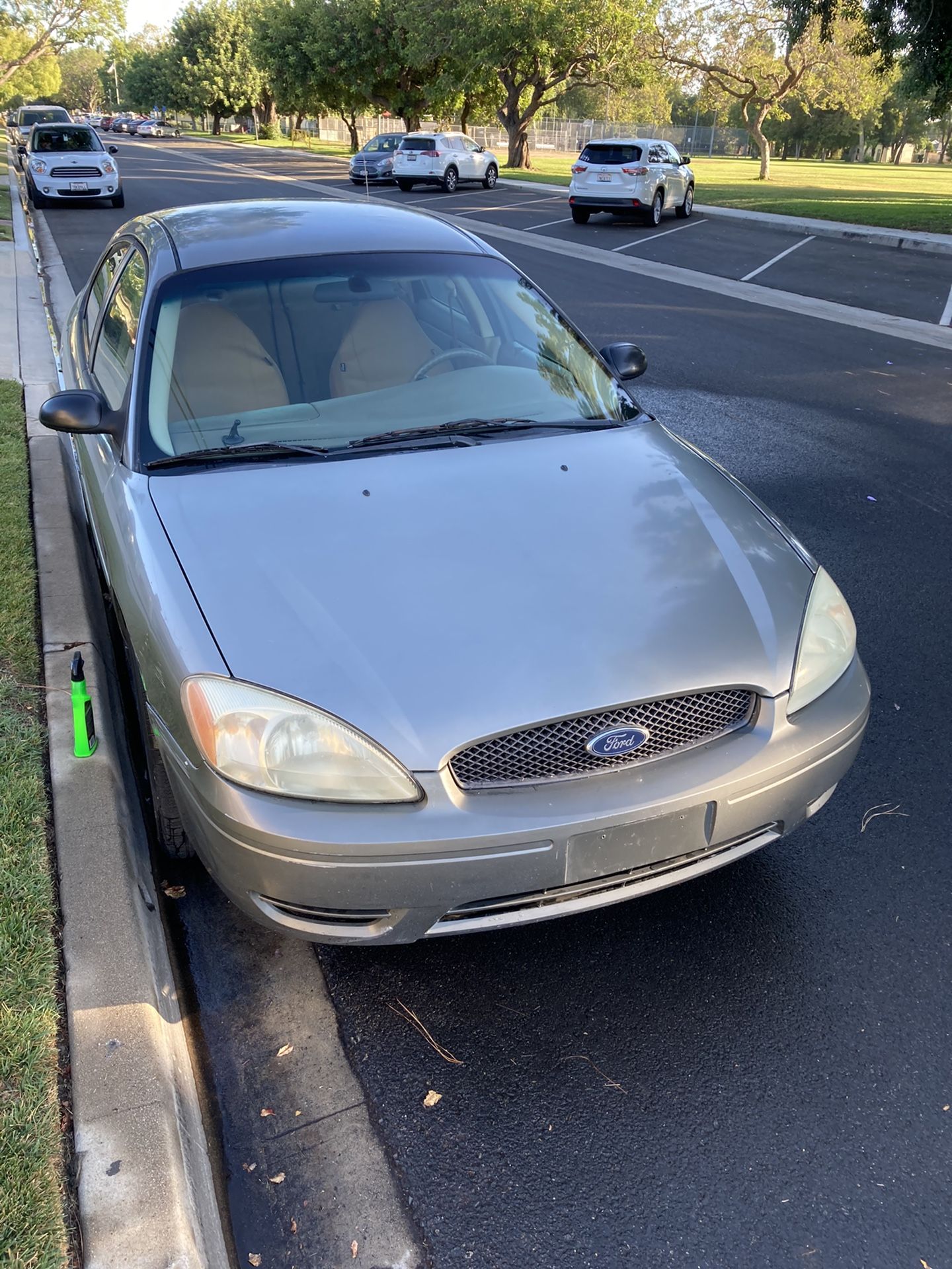 2004 Ford Taurus