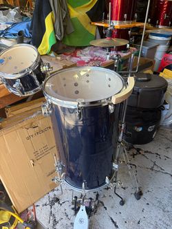 Complete ‘stand-up’ cocktail drumset