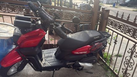 2023 Scooter for sale almost new