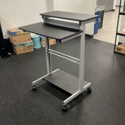32” Mobile Ergonomic Stand Up Desk (New) 