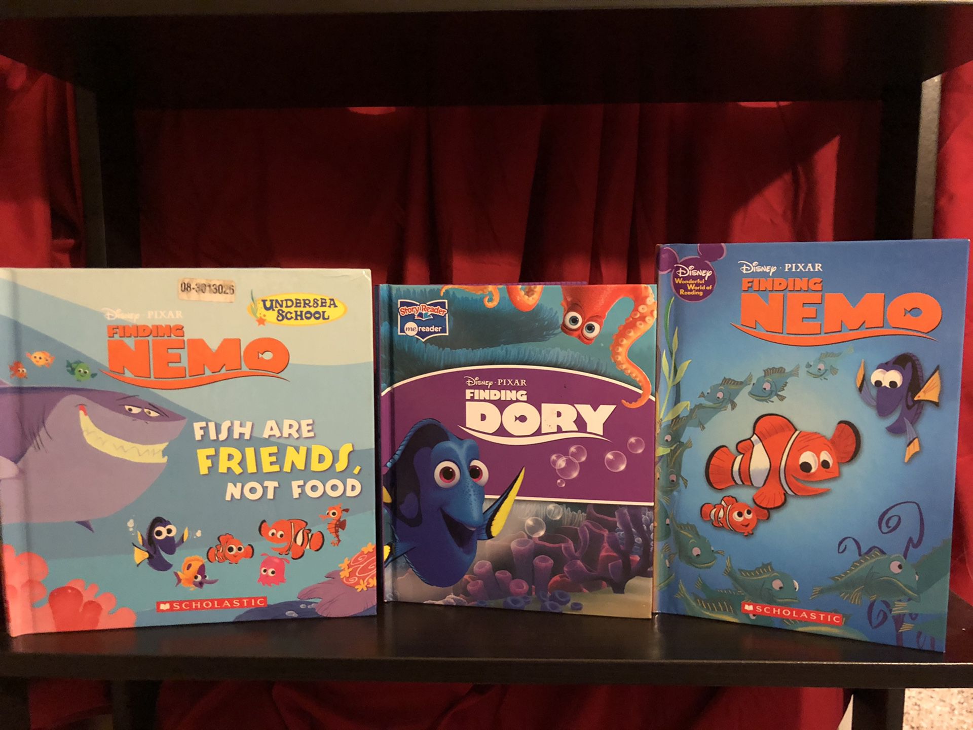 Disney Pixar Finding Nemo, Finding Dory 3 books lot sale!