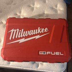 Milwaukee M18 Box