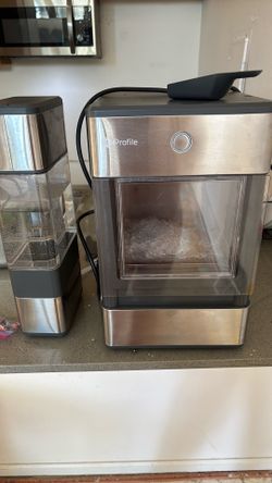 GE Profile opal ice maker machine. Vary good condition. Rarely used, just tuned on today to see if it’s still working alright.