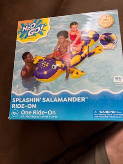 Splashin salamander ride on pool float