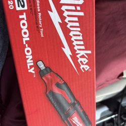 Milwaukee M12 Rotary Tool