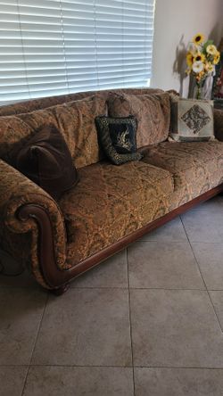 Great Condition Sofa Set