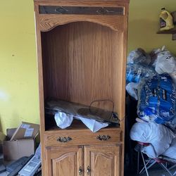 Furniture/armoire/hutch