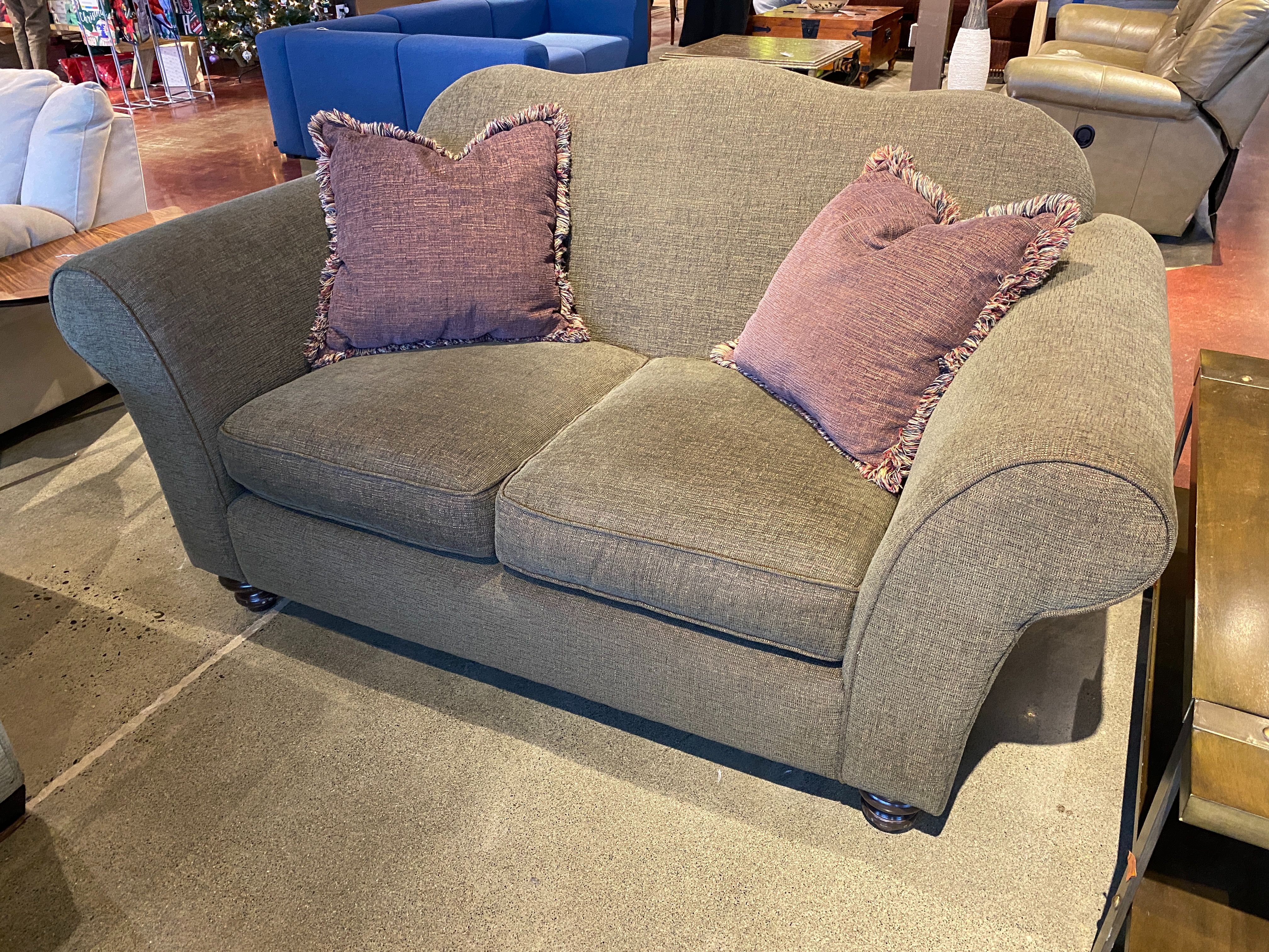 SIMPLE DESIGN Loveseat with Rolled Arms and Accent Pillows