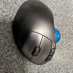 Logitech M570 Ergonomic Wireless Mouse