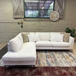 Modern L Shape Sectional Sofa Couch (Delivery Available)
