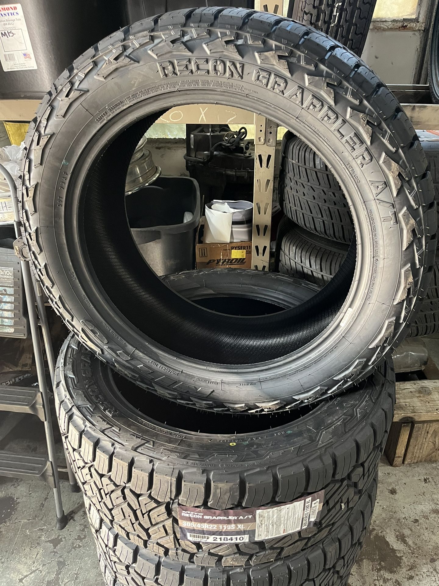 Set Of 4 New Nitto All Terrain Tires 305/45r22