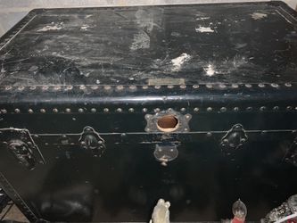 Large Vintage Belber Trunk with Tray