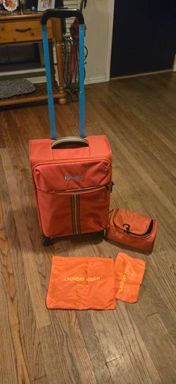 It Luggage Carry-on only