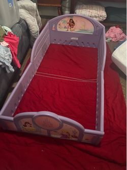 Princess toddler bed