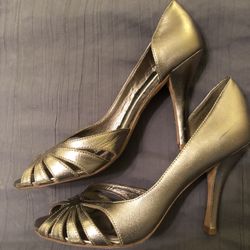 BCBG pewter peep toe heels