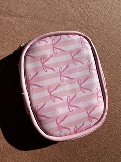 🩷 Mini Pink & White Travel Pill Case 🤍