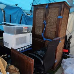 Huge Garage Sale - Everything Must Go - This Saturday, 4/18, 8am-noon (North Clairemont)