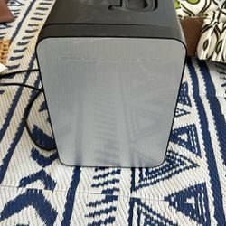 Mini Makeup Or medicine Refrigerator 