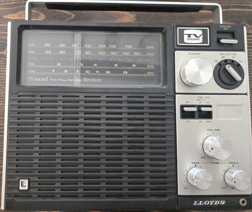 Vintage Lloyds Tv Sound Am/fm/Tv1/Tv2